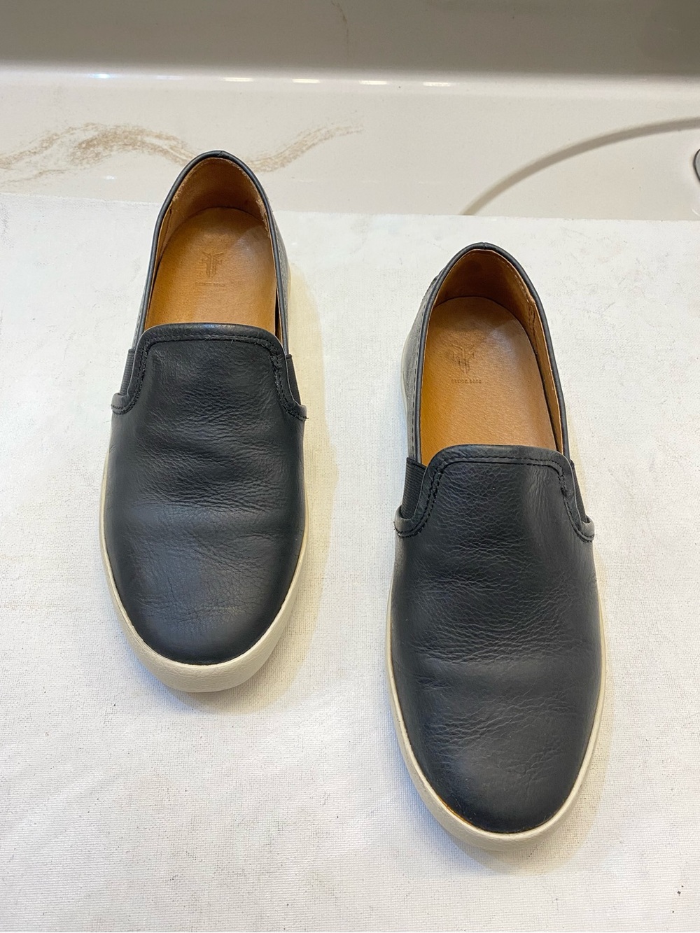 FRYE IVY Leather slip on loafers Women’s Size 7M great condition clean interior